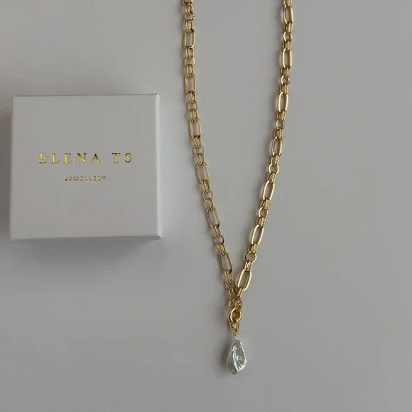 533 Gold Chain Necklace with Pearl Pendant - Picture 5 of 7